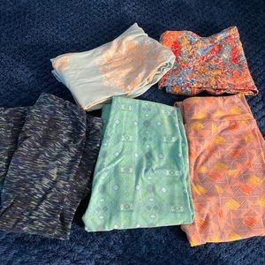 5 pairs leggings! Some never worn!